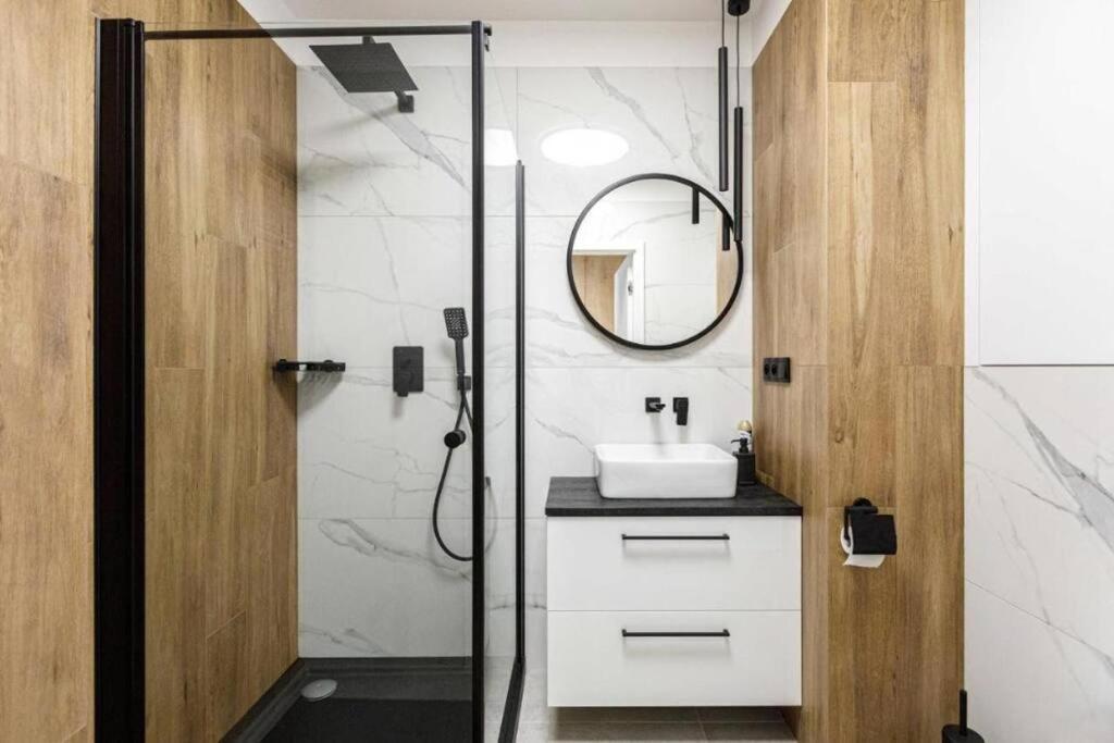 Golden Apartments Wroclaw - Cozy Studio- Odra River&Ksiecia Witolda Luaran gambar